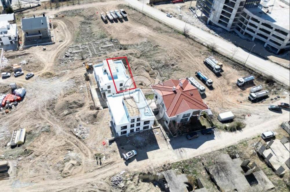 ESKİŞEHİR YOLU ÜSTÜNDE 500M² SATILIK VİLLA