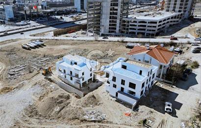 ESKİŞEHİR YOLU ÜSTÜNDE 500M² SATILIK VİLLA