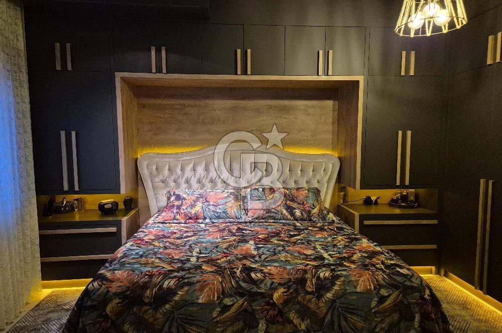 Gaziemirin En Prestijli Sitesinde Full Donanımlı 4+1 Lüks Daire