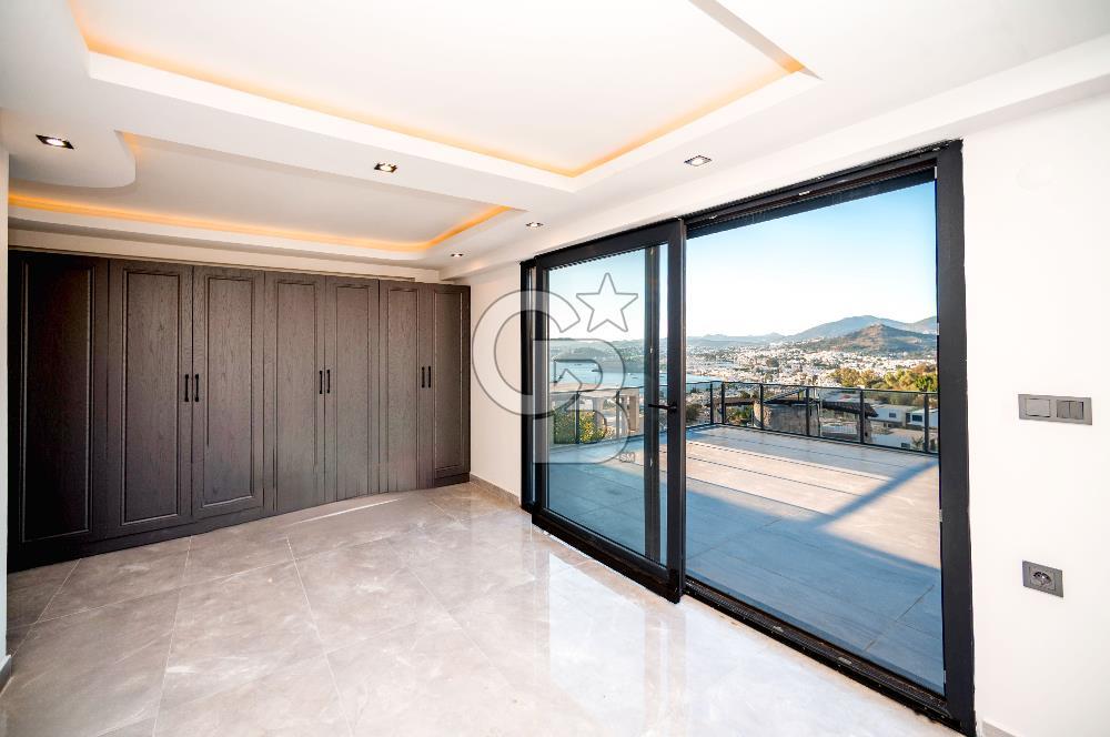 Bodrum Kumbahçe'de Satılık Deniz Manzaralı Müstakil 4+1 Villa