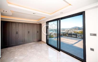 Bodrum Kumbahçe'de Satılık Deniz Manzaralı Müstakil 4+1 Villa