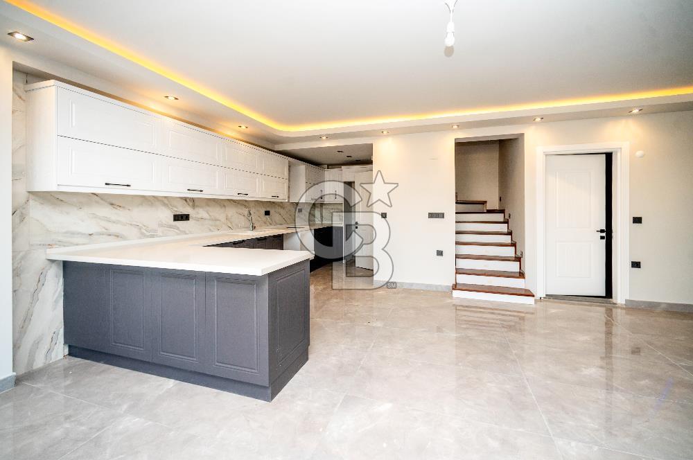 Bodrum Kumbahçe'de Satılık Deniz Manzaralı Müstakil 4+1 Villa