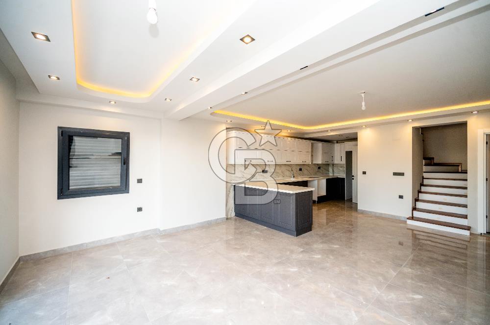 Bodrum Kumbahçe'de Satılık Deniz Manzaralı Müstakil 4+1 Villa