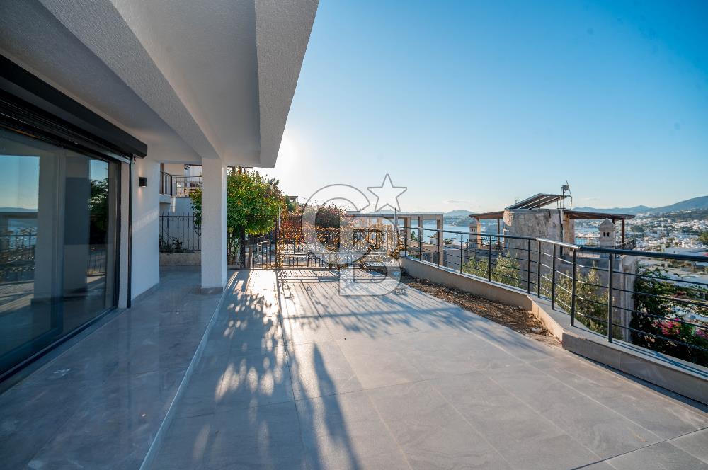 Bodrum Kumbahçe'de Satılık Deniz Manzaralı Müstakil 4+1 Villa