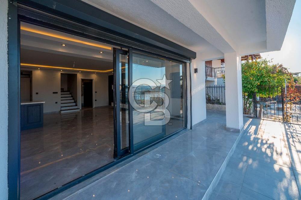 Bodrum Kumbahçe'de Satılık Deniz Manzaralı Müstakil 4+1 Villa