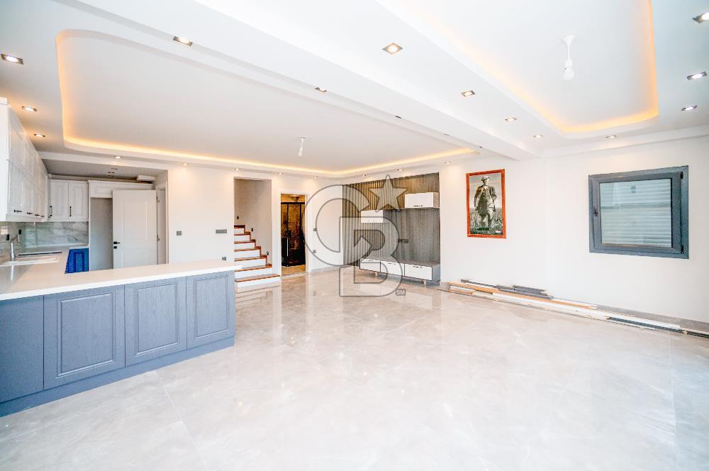 Bodrum Kumbahçe'de Satılık Deniz Manzaralı Müstakil 4+1 Villa
