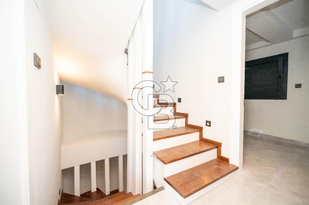 Bodrum Kumbahçe'de Satılık Deniz Manzaralı Müstakil 4+1 Villa