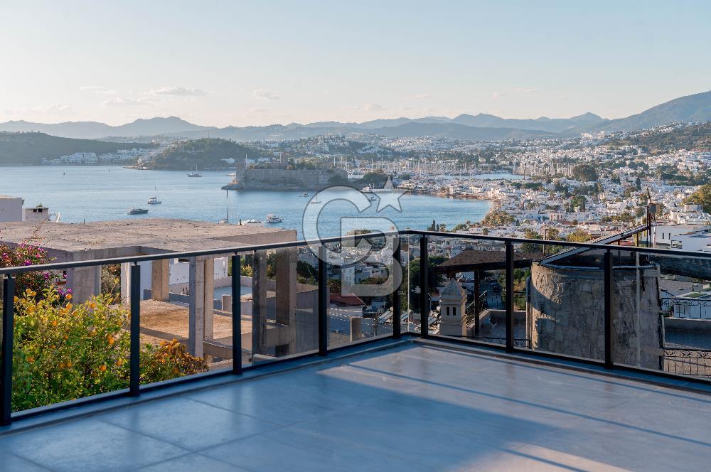 Bodrum Kumbahçe'de Satılık Deniz Manzaralı Müstakil 4+1 Villa