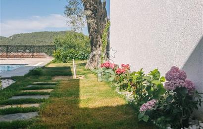 Bodrum Kızılağaç'ta geniş bahçeli havuzlu 3+1 villa ve 2+1 daire
