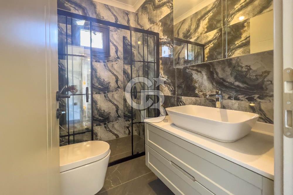 Bodrum Kızılağaç'ta geniş bahçeli havuzlu 3+1 villa ve 2+1 daire