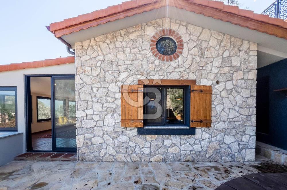 Bodrum Kızılağaç'ta geniş bahçeli havuzlu 3+1 villa ve 2+1 daire