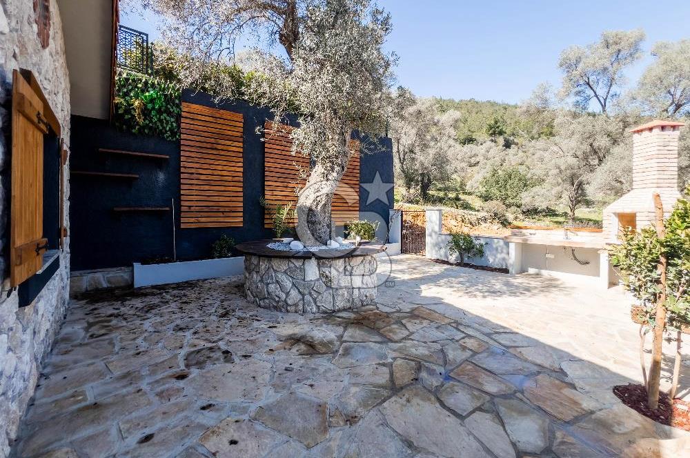 Bodrum Kızılağaç'ta geniş bahçeli havuzlu 3+1 villa ve 2+1 daire