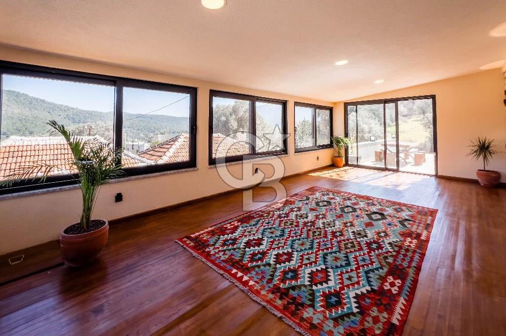 Bodrum Kızılağaç'ta geniş bahçeli havuzlu 3+1 villa ve 2+1 daire