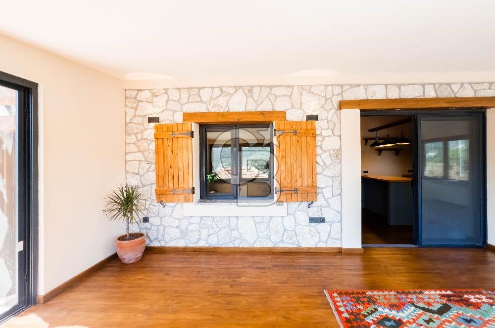 Bodrum Kızılağaç'ta geniş bahçeli havuzlu 3+1 villa ve 2+1 daire