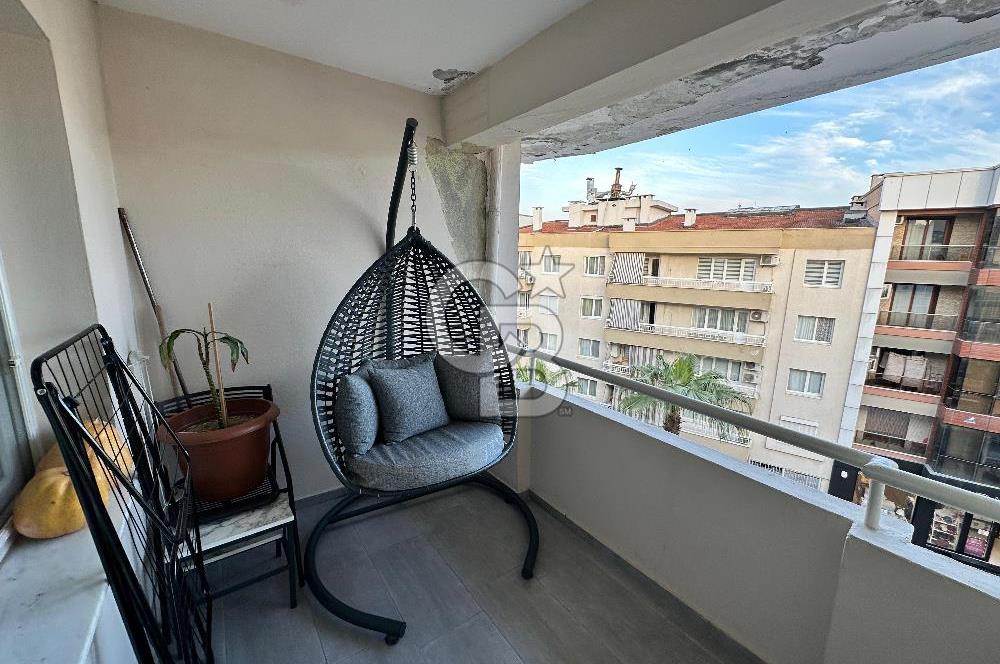 Gaziemir Belediyesi Karşısında, 2+1 Tadilatlı Satılık Daire