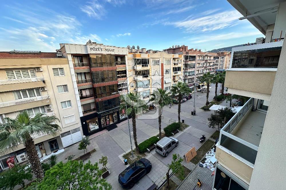 Gaziemir Belediyesi Karşısında, 2+1 Tadilatlı Satılık Daire