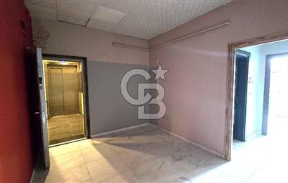COLDWELL BANKER'den Selçuker Centerda Geniş Ofis Kiralık