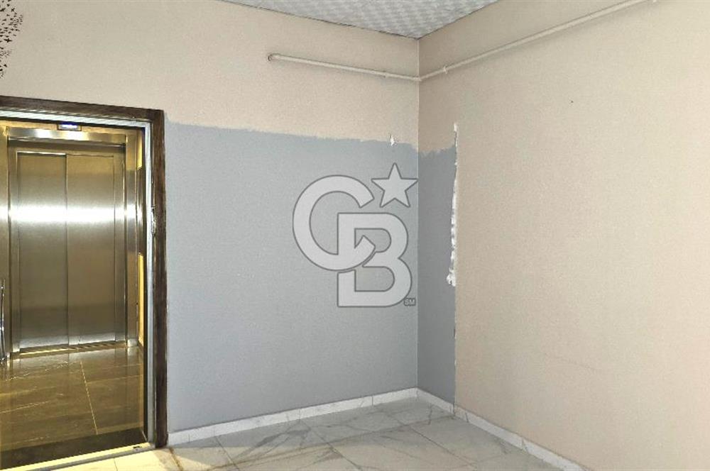 COLDWELL BANKER'den Selçuker Centerda Geniş Ofis Kiralık