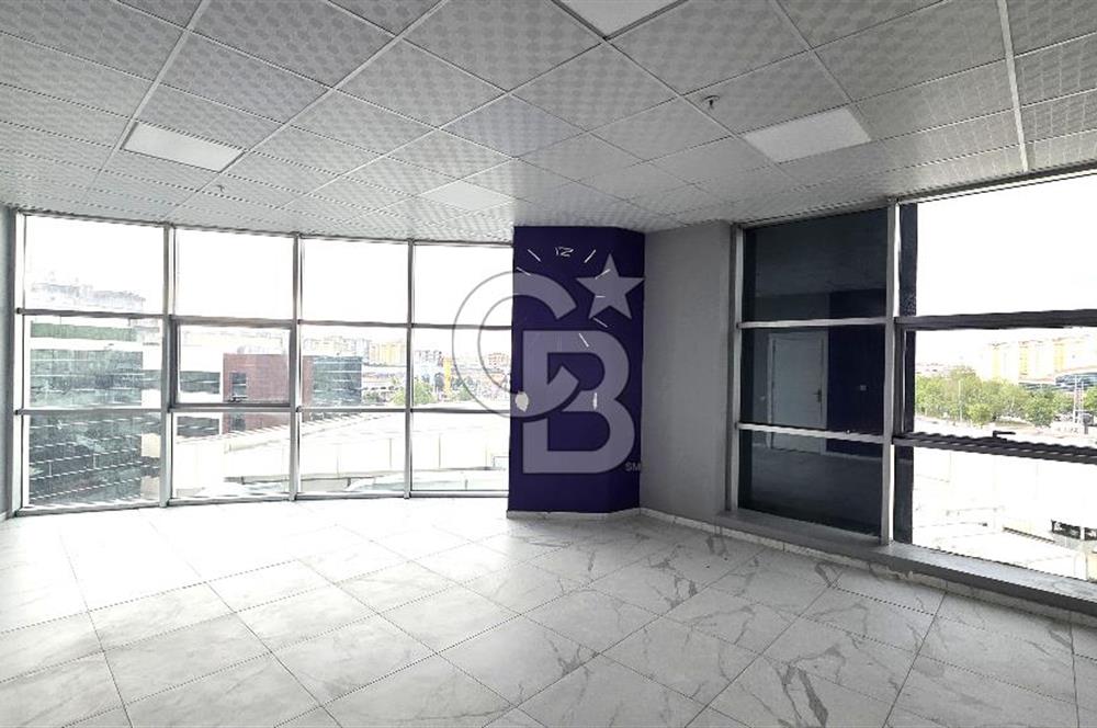 COLDWELL BANKER'den Selçuker Centerda Geniş Ofis Kiralık