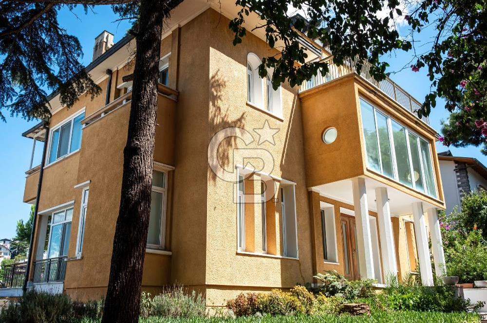 BÜYÜKADA'DA SATILIK 800 M2 NET ALANA SAHİP 8+2 KÖŞK