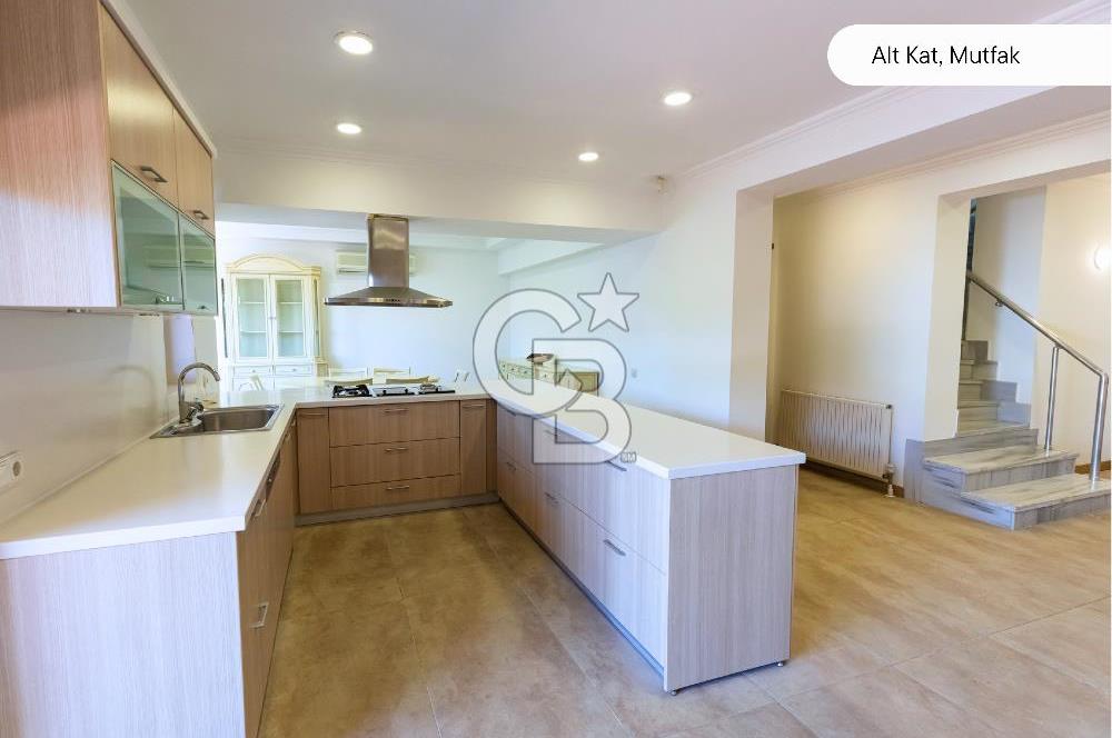 BÜYÜKADA'DA SATILIK 800 M2 NET ALANA SAHİP 8+2 KÖŞK