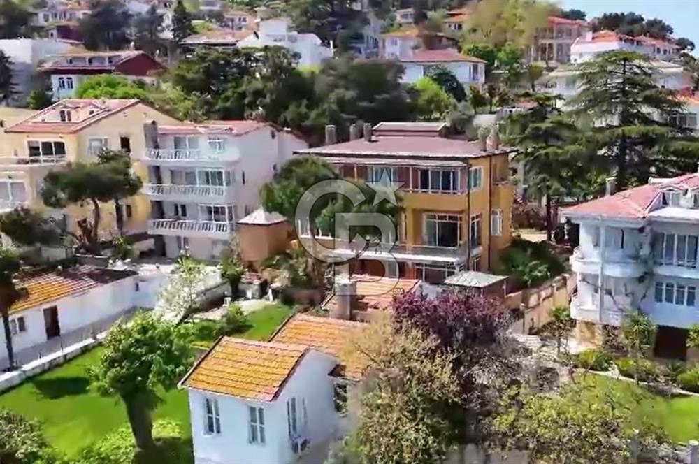 BÜYÜKADA'DA SATILIK 800 M2 NET ALANA SAHİP 8+2 KÖŞK