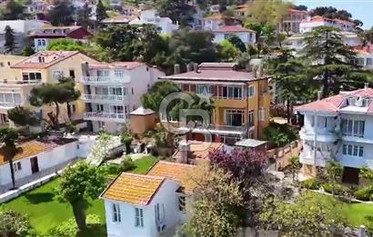 BÜYÜKADA'DA SATILIK 800 M2 NET ALANA SAHİP 8+2 KÖŞK