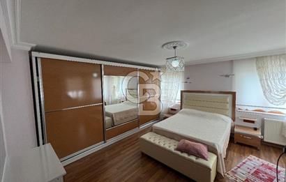 KONUTKENT TE GENİŞ 3 KATLI BAHÇELİ 6+2 KİRALIK VİLLA