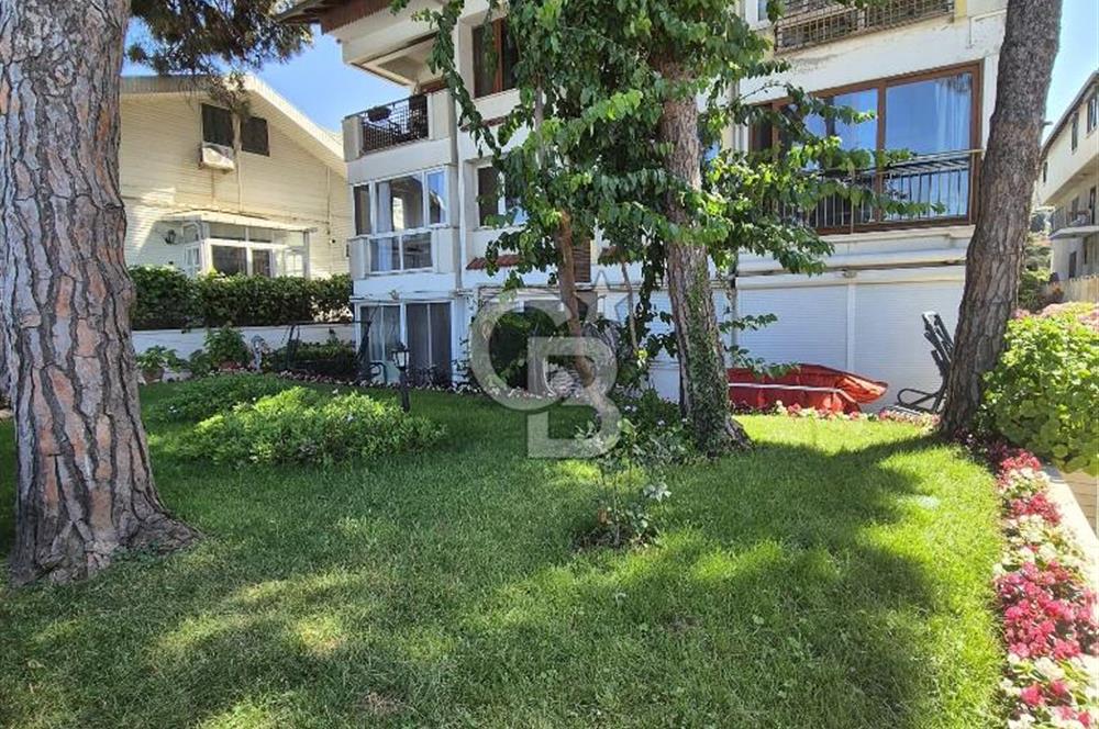 BÜYÜKADA'DA SATILIK HAVUZLU 2+1 YALI DAİRESİ