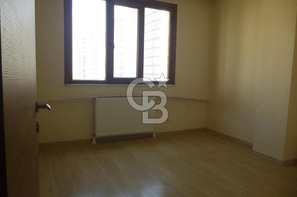Sancaktepe de Yeni Binada Kiracısız 2+1 Satılık Daire