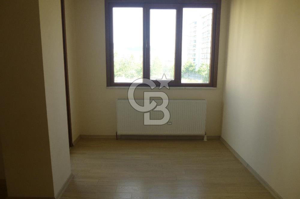 Sancaktepe de Yeni Binada Kiracısız 2+1 Satılık Daire
