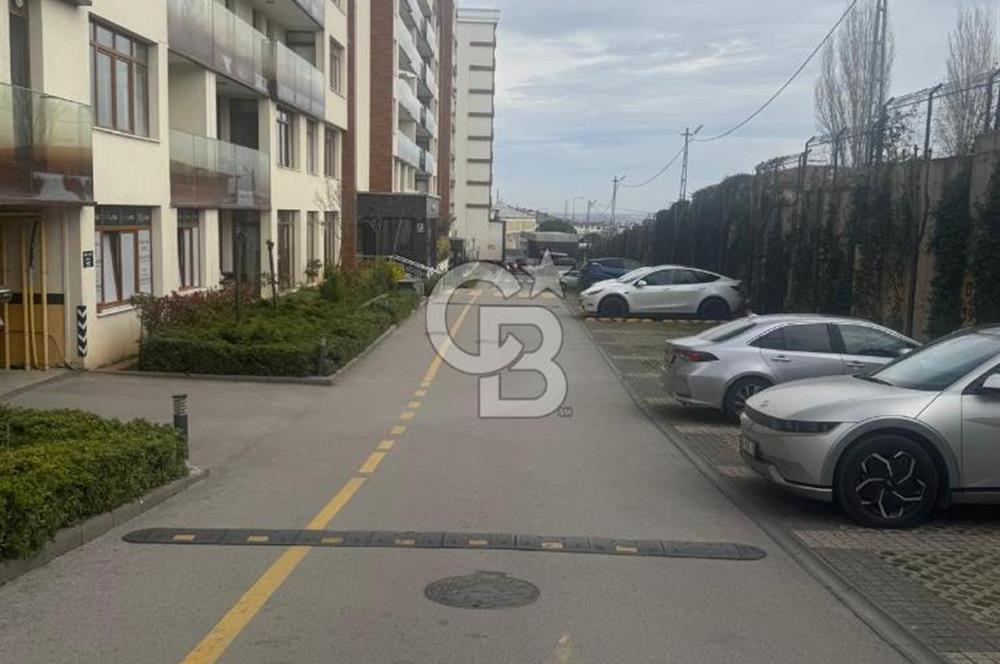 PENDİK AYDOSLAND SİTESİNDE SATILIK BALKONLU GENİŞ 1+1 DAİRE