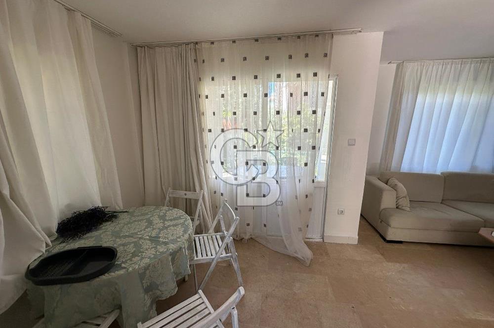 ÇEŞME ÇİFTLİK'TE 210 M2 ARSA İÇİNDE SATILIK 4+1 TRİPLEX