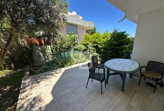 ÇEŞME ÇİFTLİK'TE 210 M2 ARSA İÇİNDE SATILIK 4+1 TRİPLEX