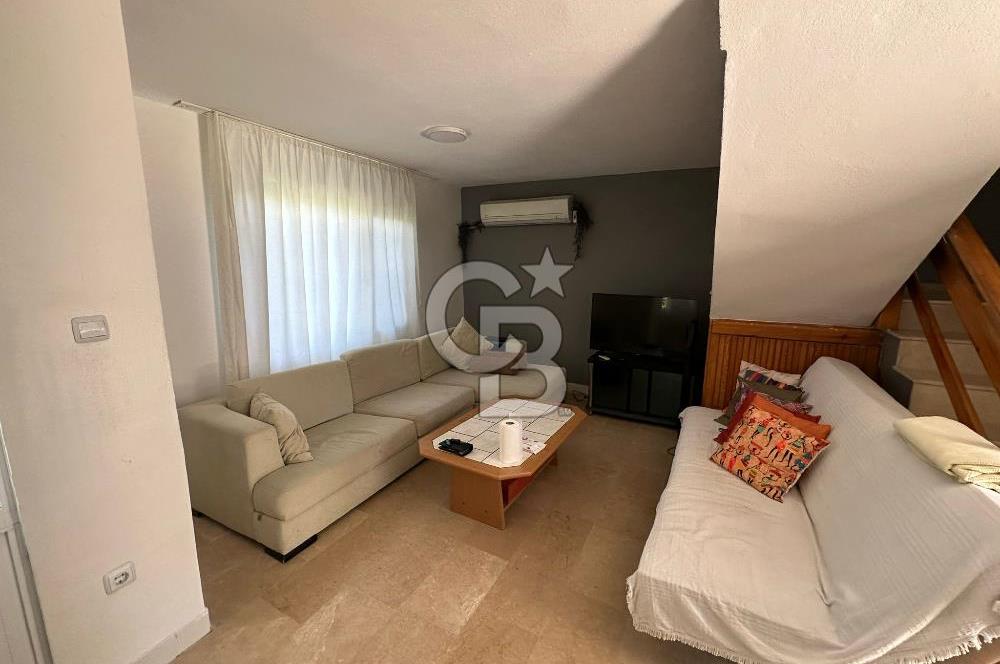 ÇEŞME ÇİFTLİK'TE 210 M2 ARSA İÇİNDE SATILIK 4+1 TRİPLEX