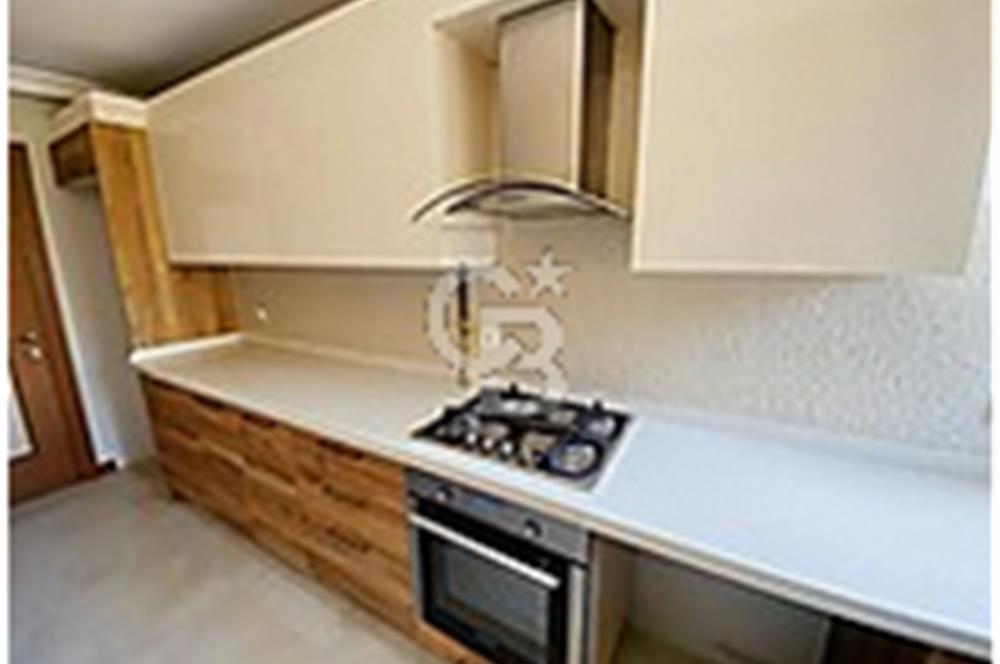  ÜSKÜDAR ACIBADEM MAHALLESİ'NDE CADDE ÜZERİ 2+1 KİRALIK DAİRE 