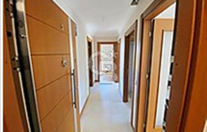  ÜSKÜDAR ACIBADEM MAHALLESİ'NDE CADDE ÜZERİ 2+1 KİRALIK DAİRE 