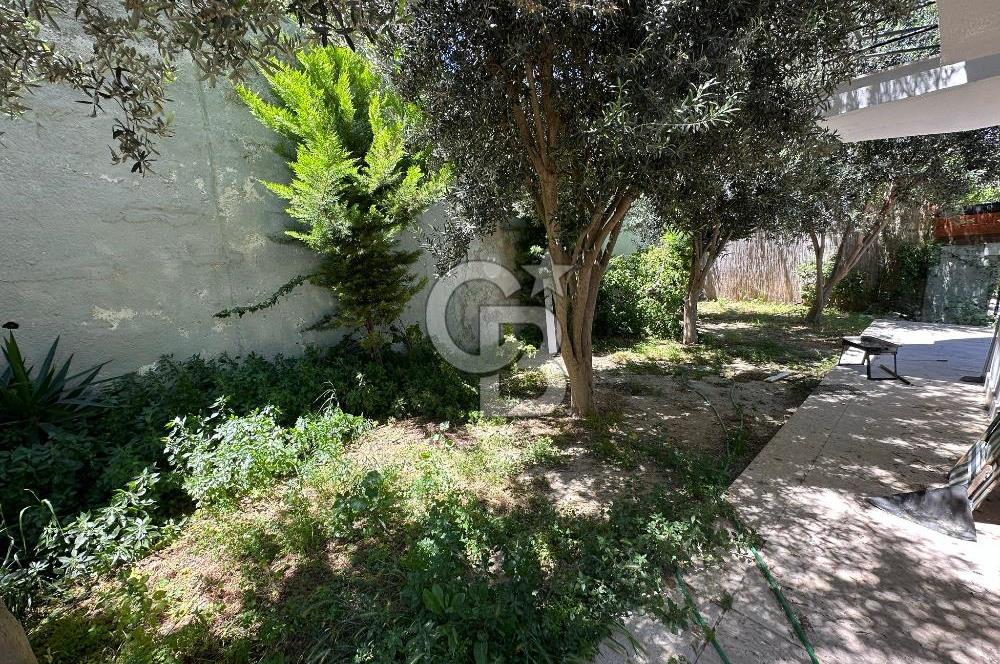 ÇEŞME ÇİFTLİK'TE 210 M2 ARSA İÇİNDE SATILIK 4+1 TRİPLEX