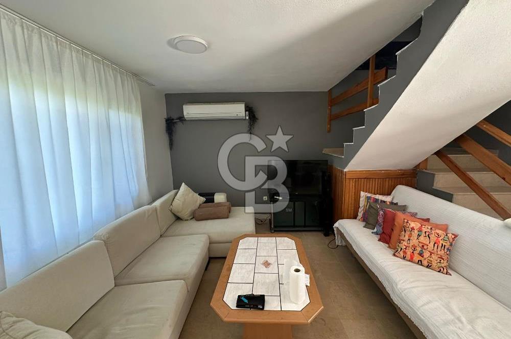 ÇEŞME ÇİFTLİK'TE 210 M2 ARSA İÇİNDE SATILIK 4+1 TRİPLEX