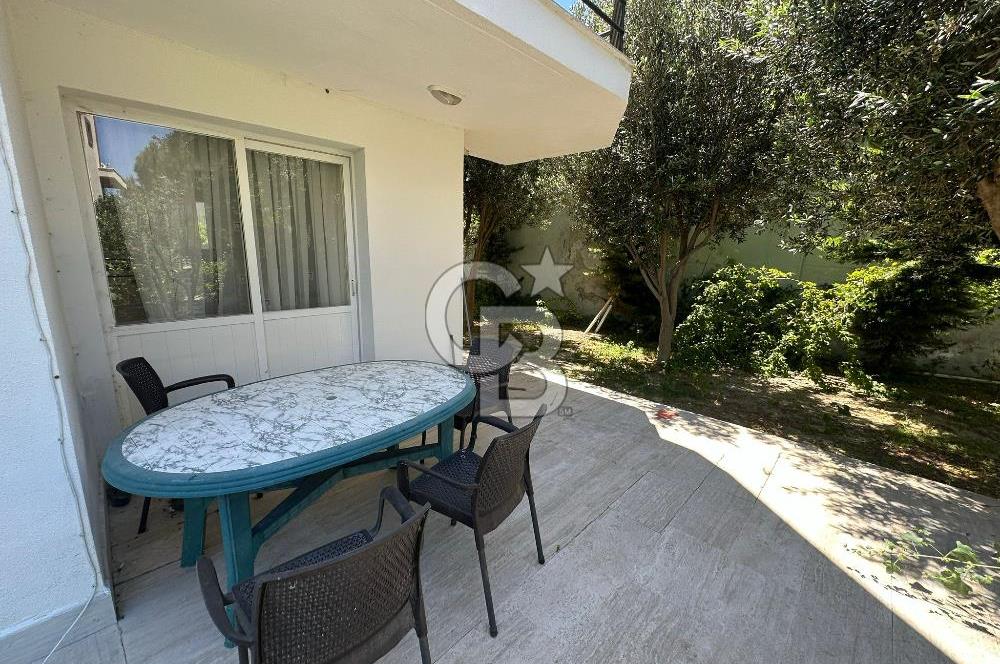 ÇEŞME ÇİFTLİK'TE 210 M2 ARSA İÇİNDE SATILIK 4+1 TRİPLEX