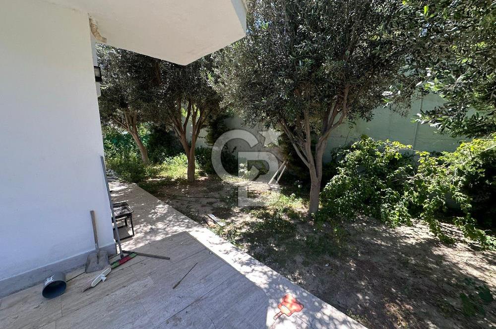 ÇEŞME ÇİFTLİK'TE 210 M2 ARSA İÇİNDE SATILIK 4+1 TRİPLEX