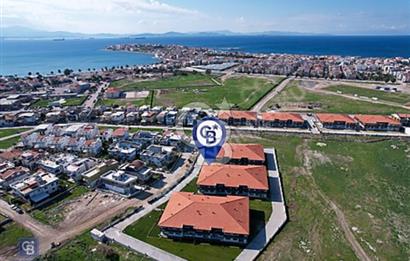 ÇANDARLI MERKEZDE SİTE İÇERİSİNDE SIFIR GENİŞ 2+1