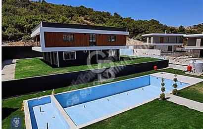 HAVUZLU SİTEDE DENİZE VE MERKEZE 600 MT 1+1 DAİRELER