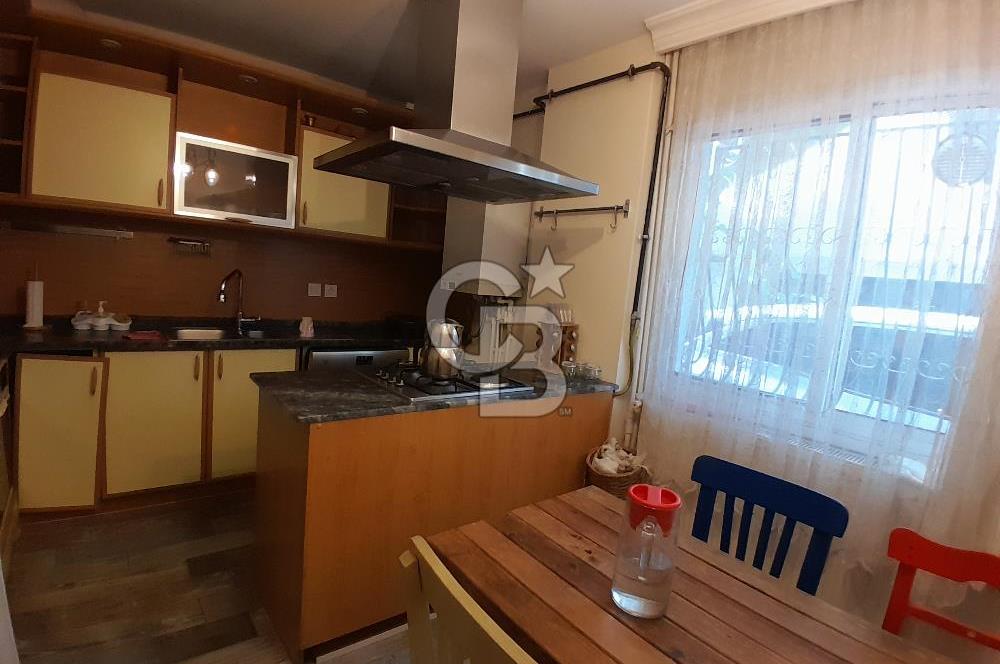 Karşıyaka Palmiye Sokak'ta Kiralık Dublex 4+1 Daire...