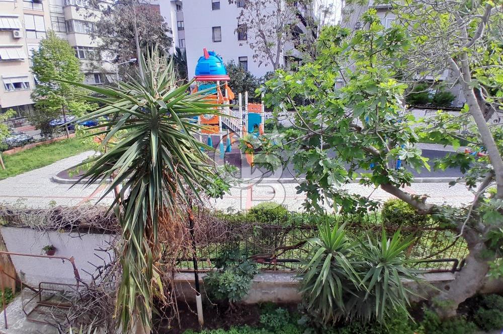 Karşıyaka Palmiye Sokak'ta Kiralık Dublex 4+1 Daire...