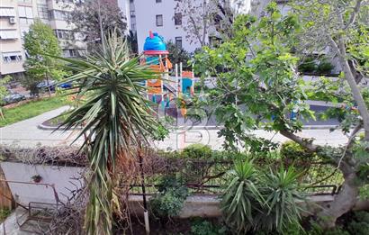 Karşıyaka Palmiye Sokak'ta Kiralık Dublex 4+1 Daire...