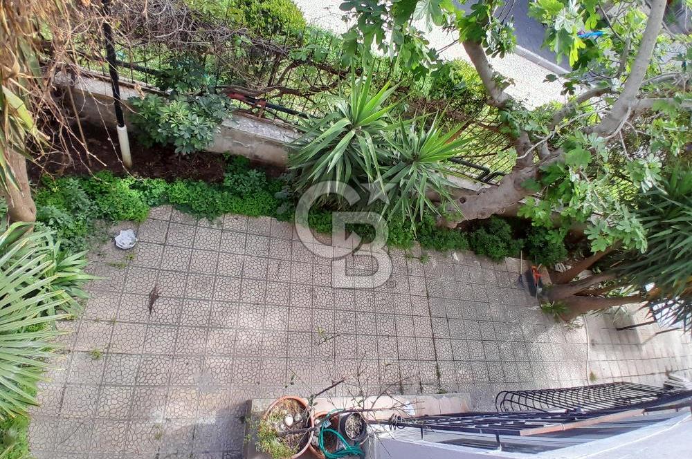 Karşıyaka Palmiye Sokak'ta Kiralık Dublex 4+1 Daire...