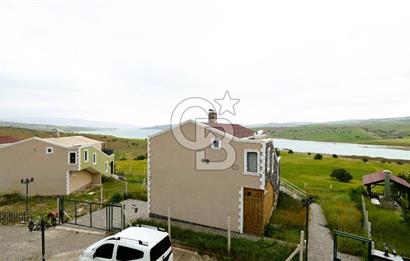 ÇUBUKTA GÖL MANZARALI SİTE İÇERİSİNDE MÜSTAKİL BAHÇELİ 3+1 VİLLA