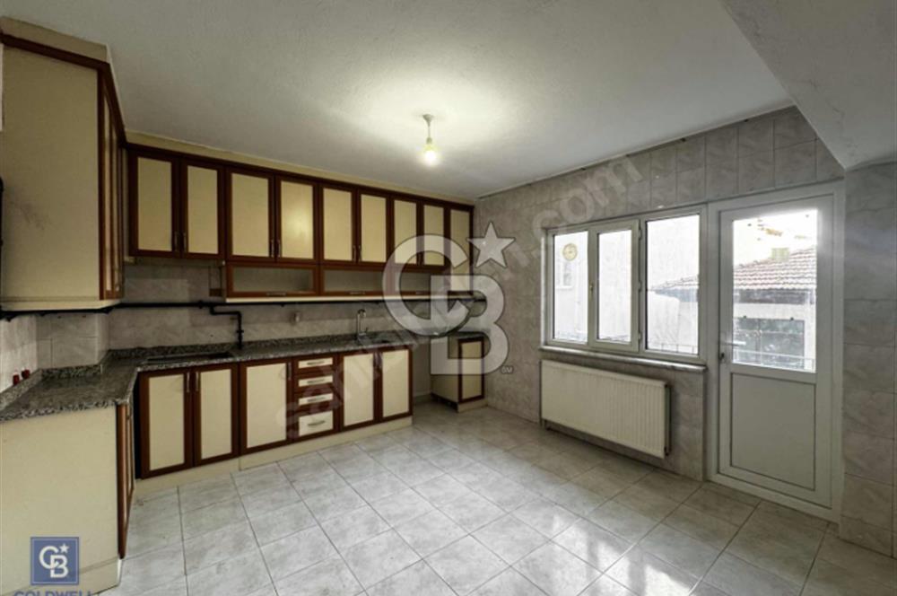 Emek Caddesinde 3+1 180Mt2 Kiralık Daire
