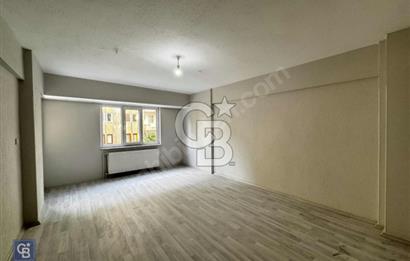 Emek Caddesinde 3+1 180Mt2 Kiralık Daire